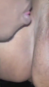 Wildenglishbbw en el sofá con piernas abiertas bbc nata4sex comiendo mi coño