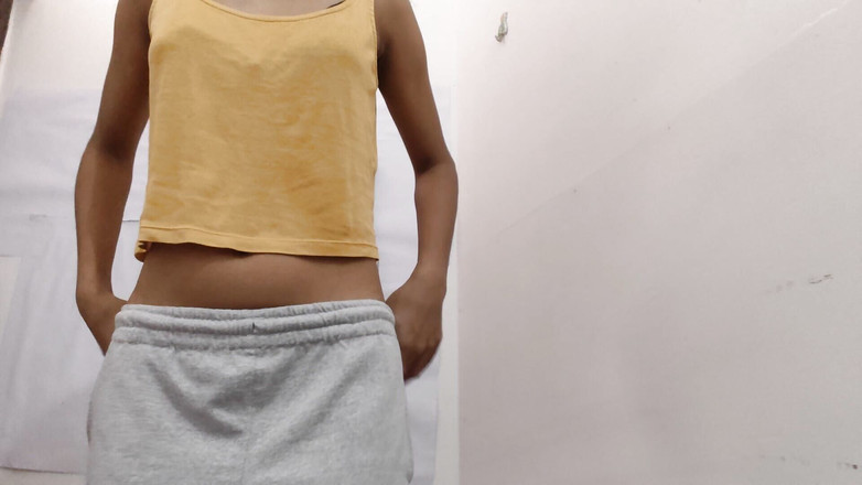 desigirl93: 18-jähriges hübsches indisches mädchen, das ihren nackten körper zeigt