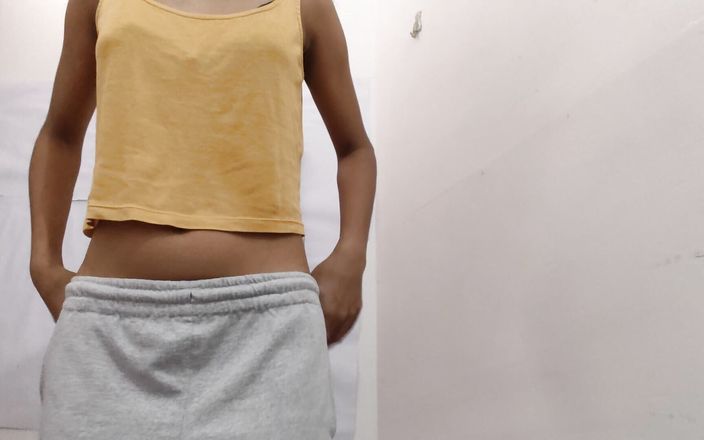 desigirl93: Diciottenne ragazza indiana carina che mostra il suo corpo nudo