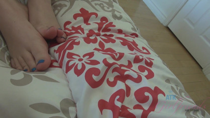 ATK Fans (Girlfriends): Virtual blowjob/footjob/handjob with Maryjane Mayhem and Lara Brookes