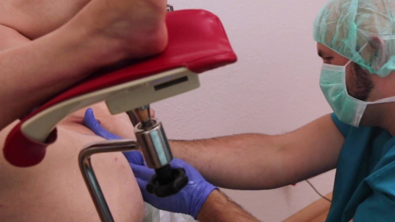 Marcus Pollack: Fisting at gyno-anal and vaginal inspection for extensibility
