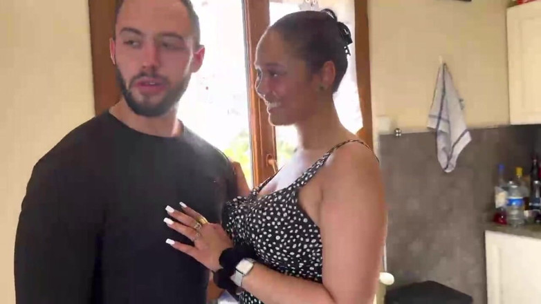 Adam Costa: Saya mengongkek teman wanita kawan baik saya di dapur mereka...