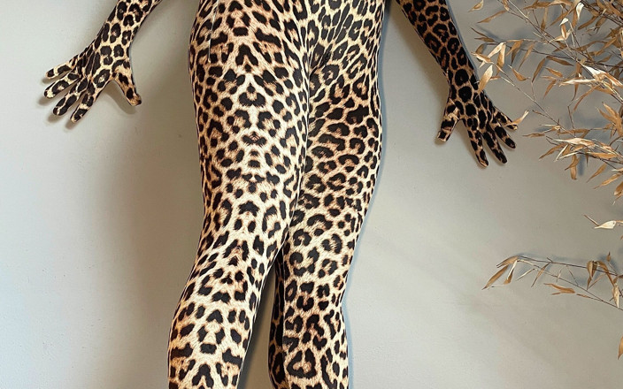 Projectsexdiary: Гелловінські ласощі в комбінезоні Leopard Zentai — Projectfundiary