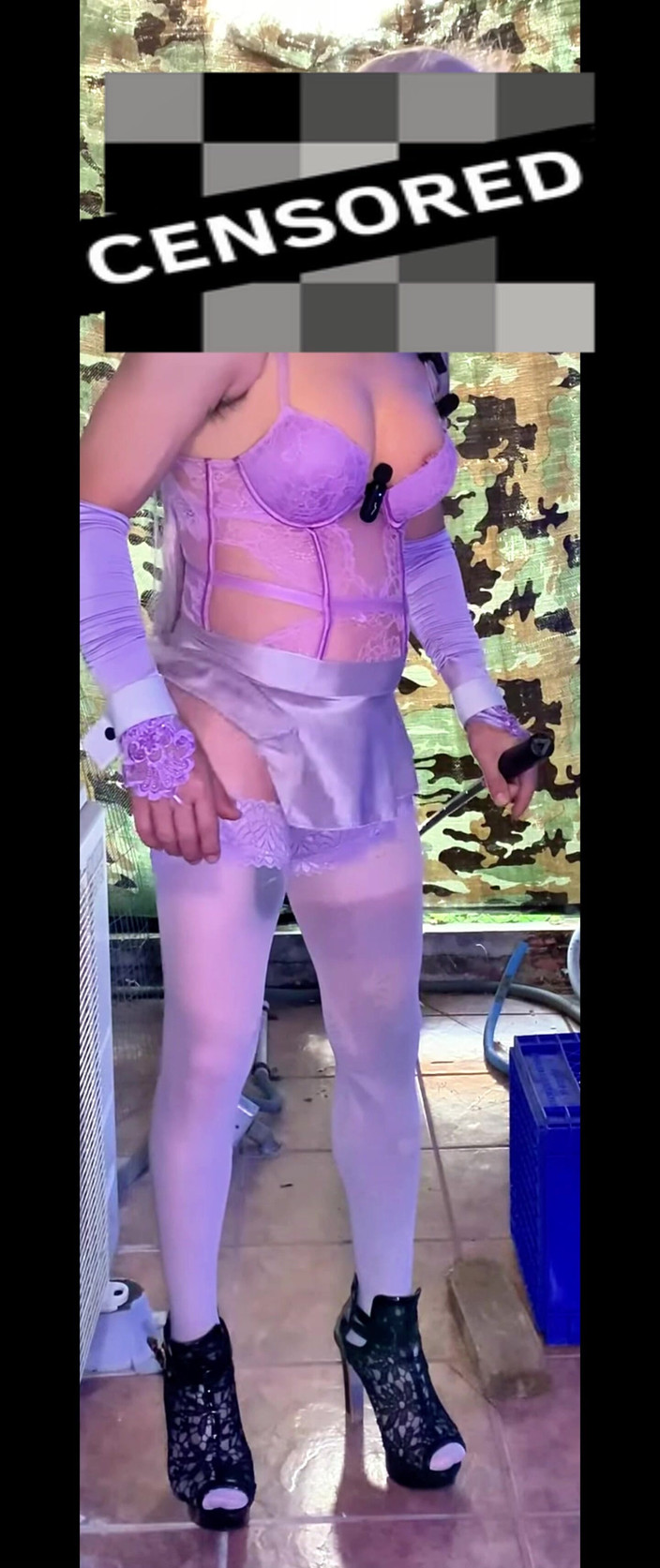 Benito414: Il bel culo della trans in lingerie calze