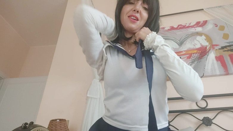 savannahamatoriale: Seksi üniformalı çok ateşli üniversiteli kız ve...