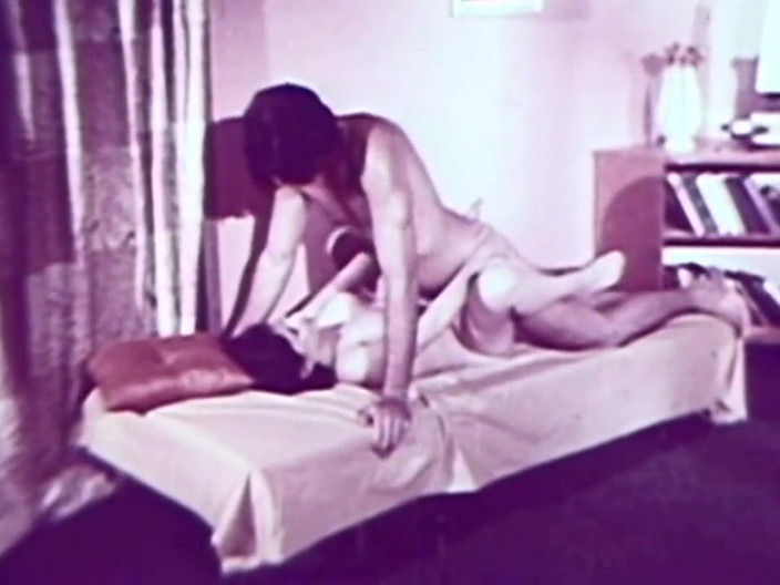 Vintage megastore: Ev hanımı sert sikiliyor