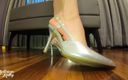 Mysterious Kathy: Cewek dengan sepatu hak tinggi paling hot lagi asik ngentot...