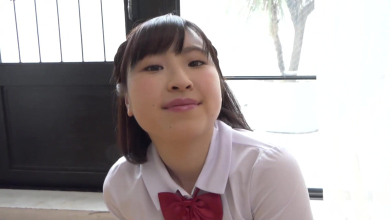Raptor Inc: 图书馆里的酷美女 - kokoro kimino