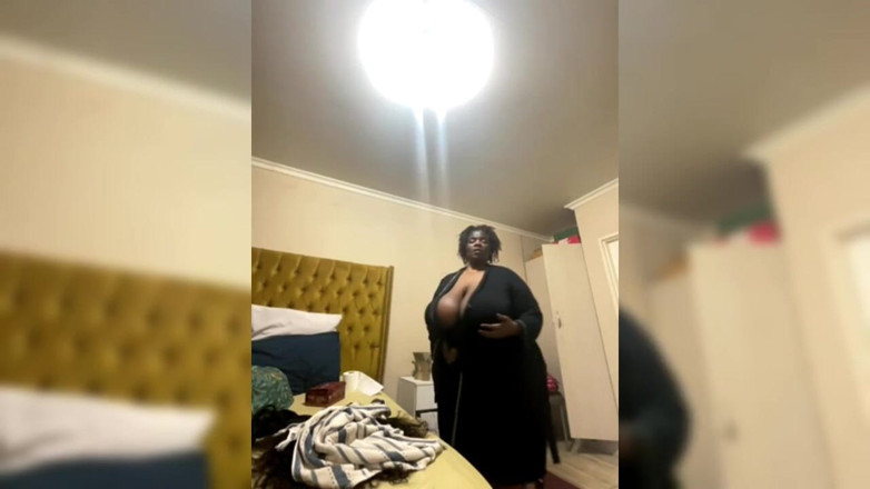 Legendary Booty Overdose: Eboni menyusu Awek montel bermandi &amp; memancut mani melancap