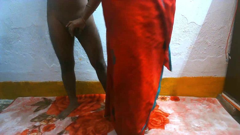 Busty Banuu: デリーの欲求不満な義姉が夜に義理の兄にセックス。