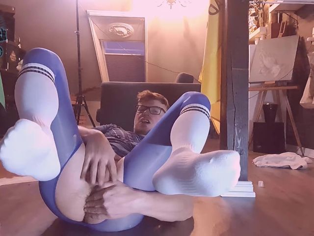 Kinkychrisx Wanking in Blue Pantyhose and White Socks (KinkyChrisX)