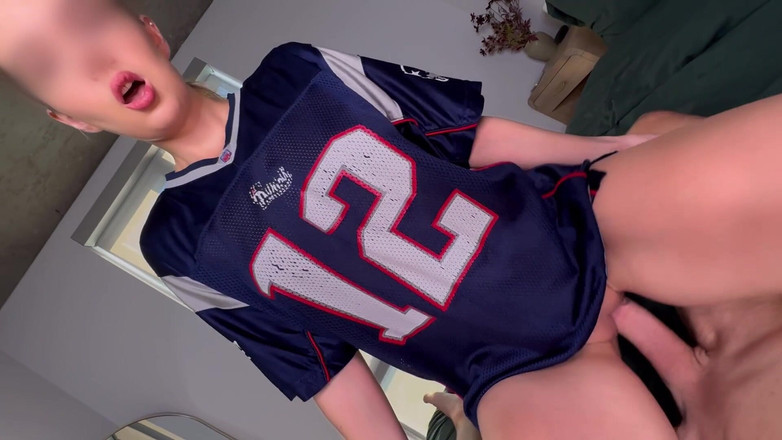 AvaZev: Aku dicrot di muka setelah ngentot kontolnya habis-habisan