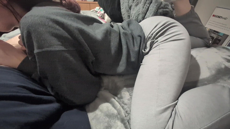 Mimiandevan: Joacă cu picioarele soției în timpul muii cu vedere la persoana 1