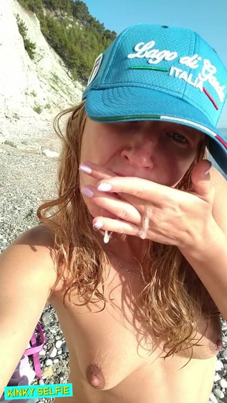 Sasha Bikeyeva: Kinky selfie - verdadera pareja nudista pervertida amateur en la playa