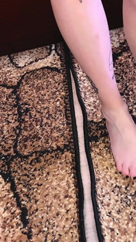 Oh ti piacciono i miei piedi? Poi guardali