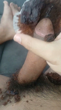 Çikolatalı bir pipetle lezzetli bir pipet.