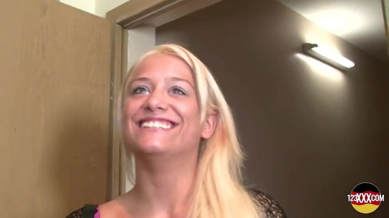 123XXX - 100% Amateurs: Hot German MILF Clapping Her Ass on a Hard Cock...