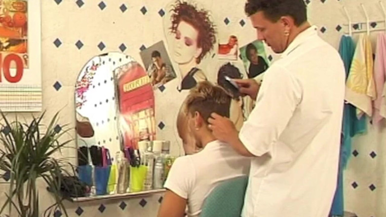 Straight fucking boy in uniform: Fucke barebak in the haridressr shop