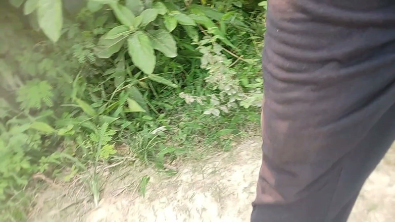 Salonibhabhi: Yang Gay Boy Outdoor Handjob