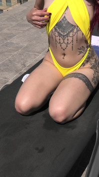 Shana Grimoire x Solougo, massaggio con bikini oliato sul tetto, giorno 18