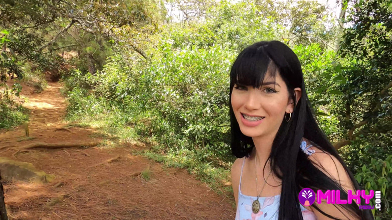 Milky Peru: Yenifer Chp - linda garota faz sexo na floresta com um...