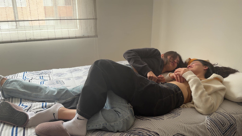 scarlettandc: Ci Strofiniamo L'uno Sopra L'altro