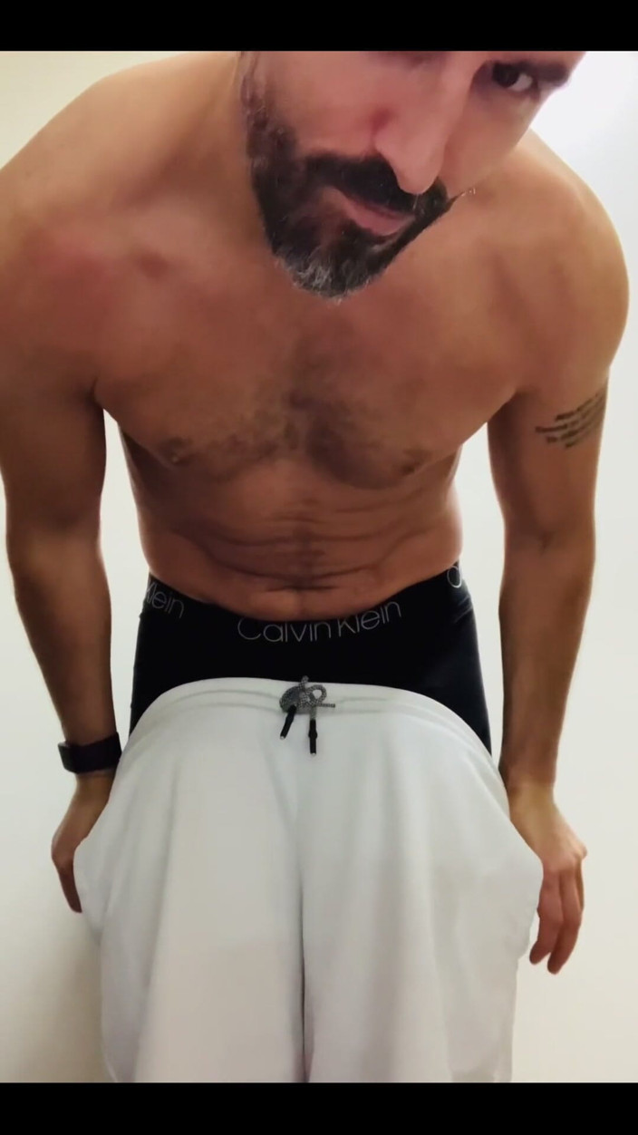 JayDubz: Off My Dirty Gym Gear and Getting Wet and Soapy