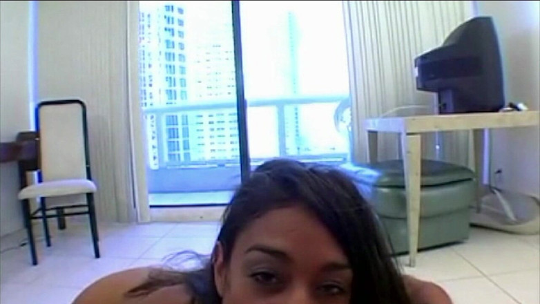 Teen clips and best blowjobs: Sexy holky kouří a šukají tvrdé ptáky