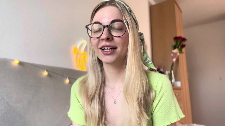 Goddess_Bella_Rae: Příběh mlácení koulí ve waterparku