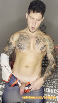 My Cock Cums with No Hands