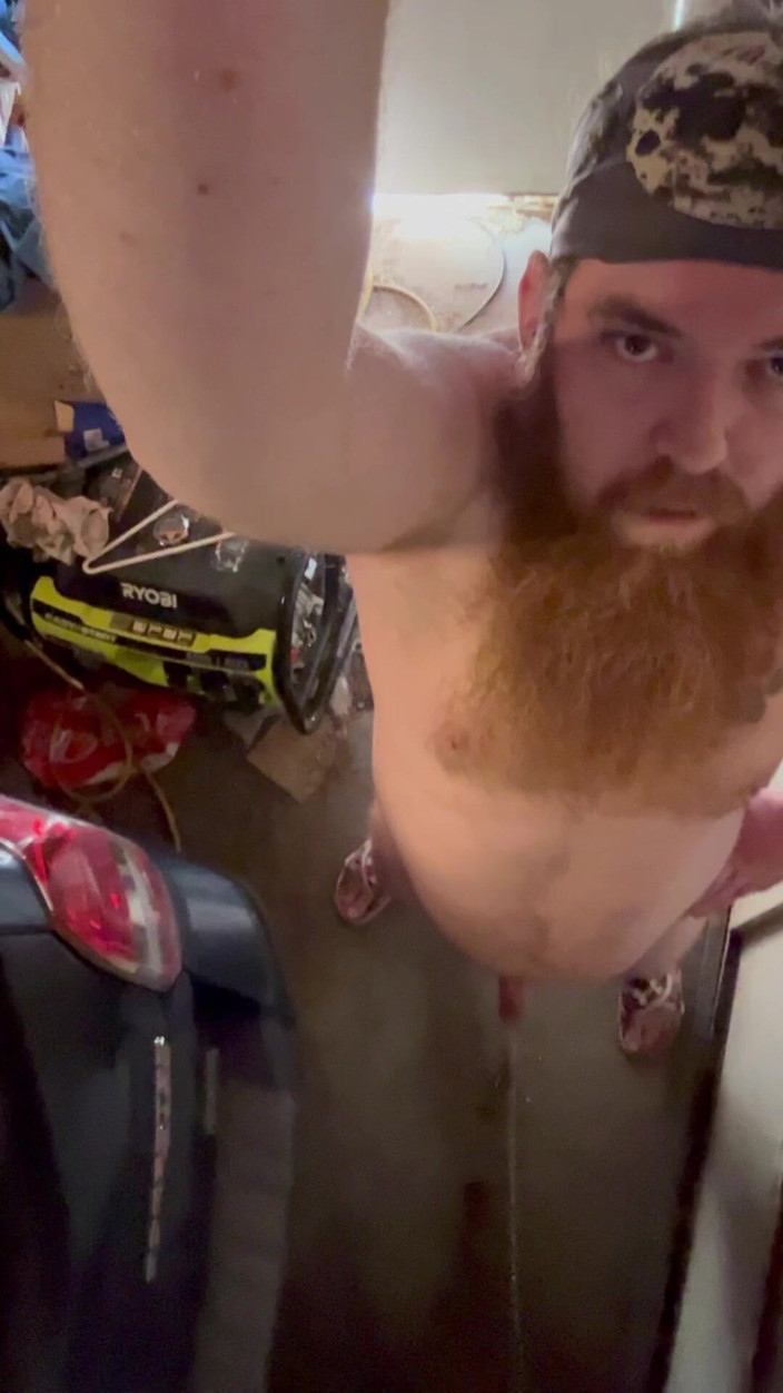 Big Baz: Long Naked Piss