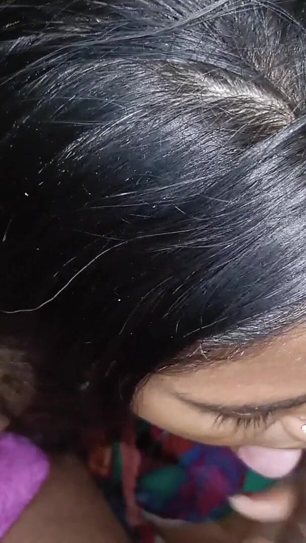 Desisexqueen: 내 이복 여동생이 카메라를 가까이서 오럴하고 혀로 놀아줘