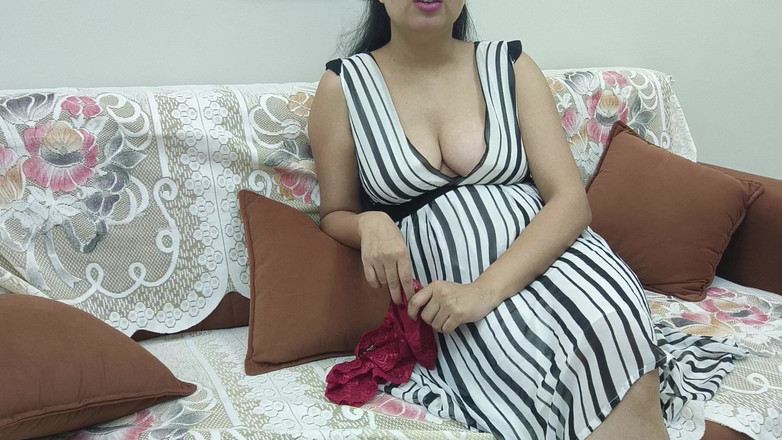 Saarabhabhi6: 我的年轻女友让我射在她紧致的阴户里
