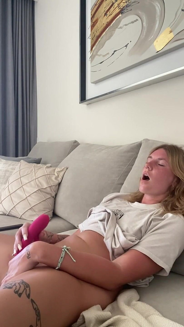 Beautiful Teen Masturbates to Orgasm Until Legs Shake (Mia NF)