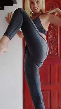Pantaloni da yoga grigi Bagna e adorazione del