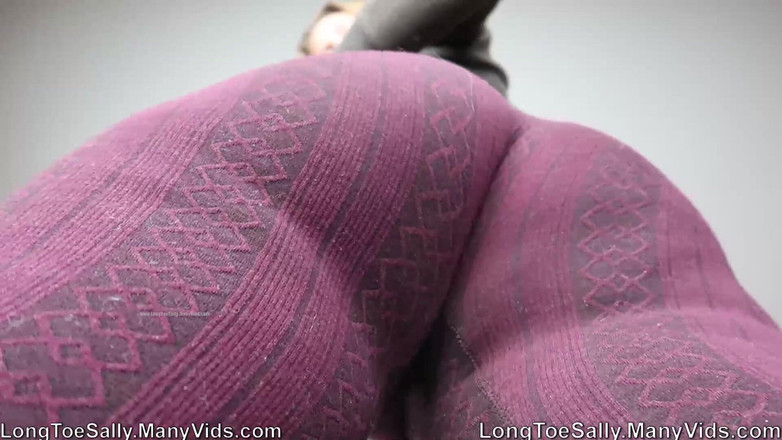 Long Toe Sally Big Buns: Flop Plop do zadku