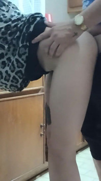 Mon beau-père excité avait hâte de baiser encore ma chatte parfaite