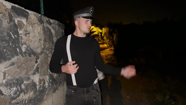 Tommy e Annika: J’ai slomé au carnaval, j’ai sucé une bite à l’extérieur et...