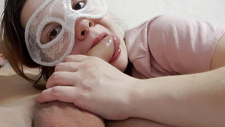 BabyElsa69: 18 岁学生口交、口交、吞精