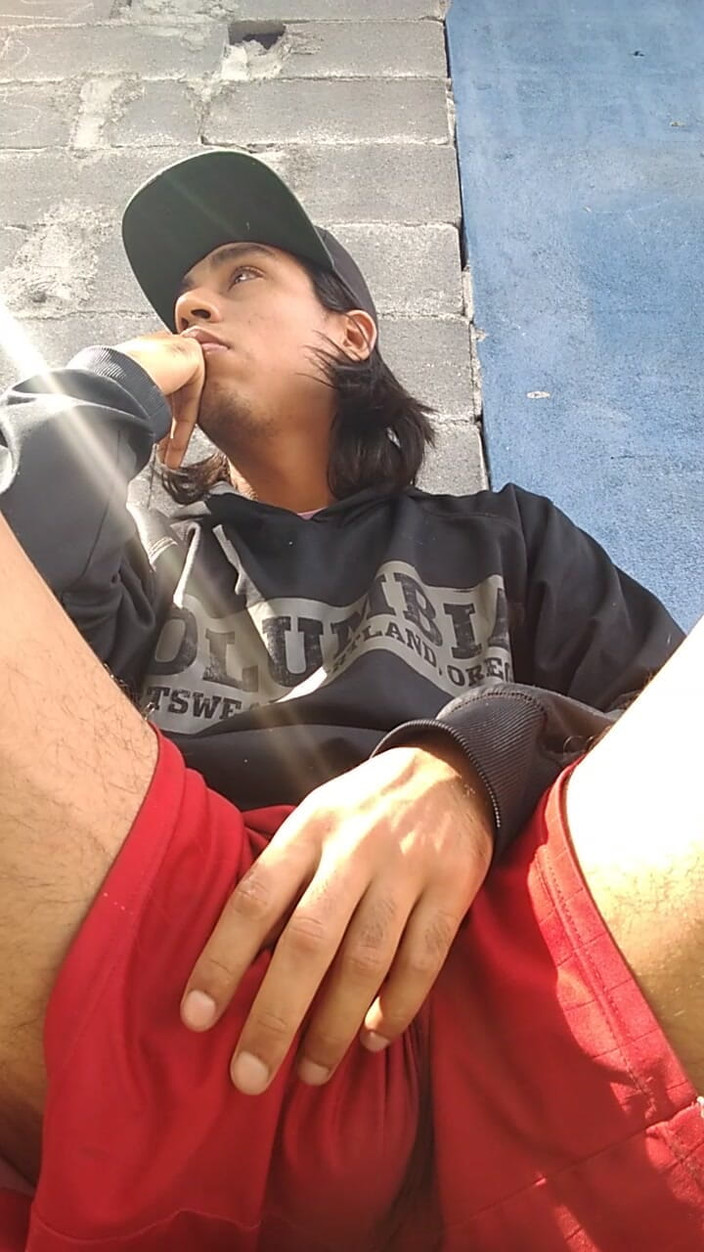 AlexAlejandro13: Ayam yang luar biasa dari lelaki berkepala besar ini