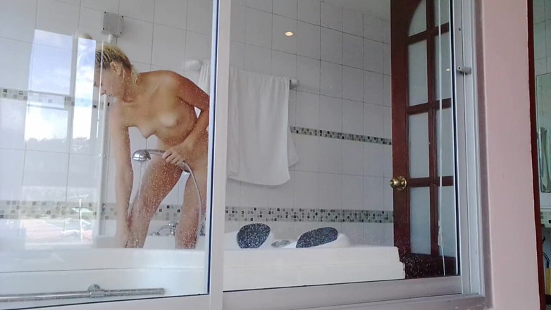 MissAnja_FH: Regarde-moi dans la salle de bain