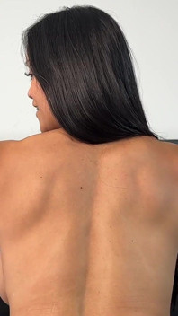 Jazmine cruz biegt ihre harten muskeln für cj