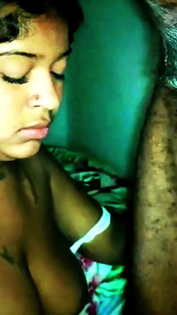 2 para 1 Lil Latina coberta como Krispy Kream
