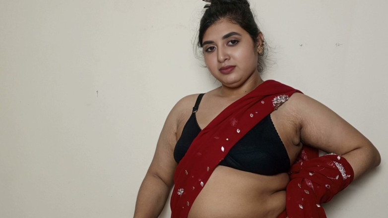 Nadiyabd: Beautiful Girl Red Saree Big Boobs Press - Indian Desi Hot...
