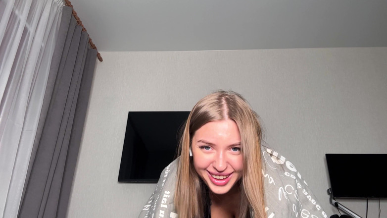 Honey Sasha: Ти повинен кінчити тричі. Сексуальна подруга показала, як повинен початися справжній чоловічий ранок