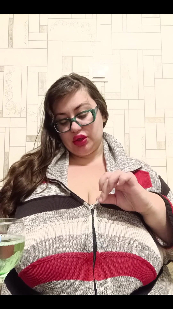 Nina Doll: Ti piacciono le grandi tette?