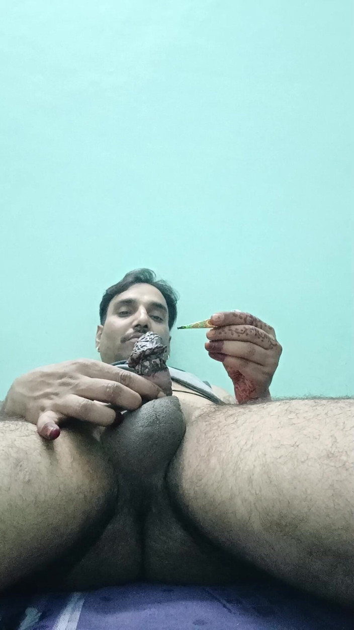Rajasthani-old-lover: Indický desi muž si užívá sprchu a sex
