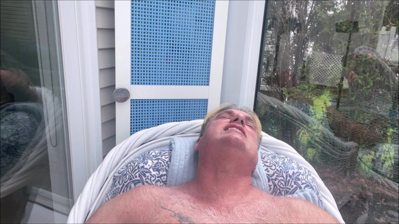 Dom Rod: Beau Papa Ours Nu Prenant Le Soleil Dans La Véranda 6