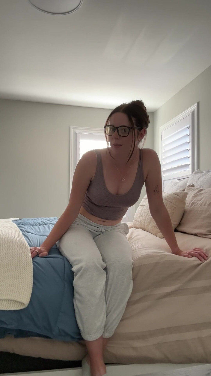 Nadia Foxx: Une femme au foyer a une petite pause après avoir...