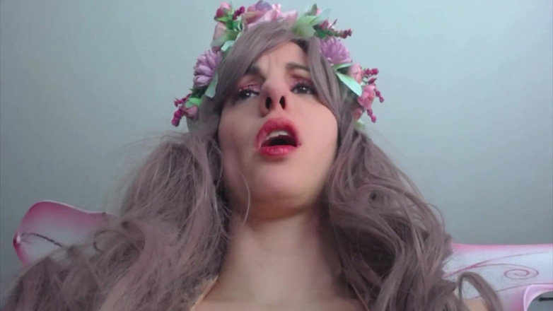 Quinn brooks: The Enchanting Giantess